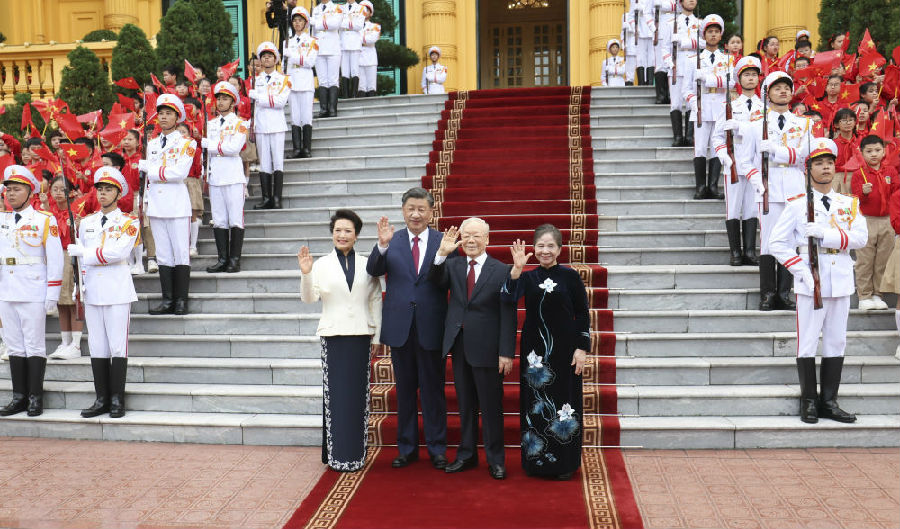 习近平同越共中央总书记阮富仲举行会谈1.jpg